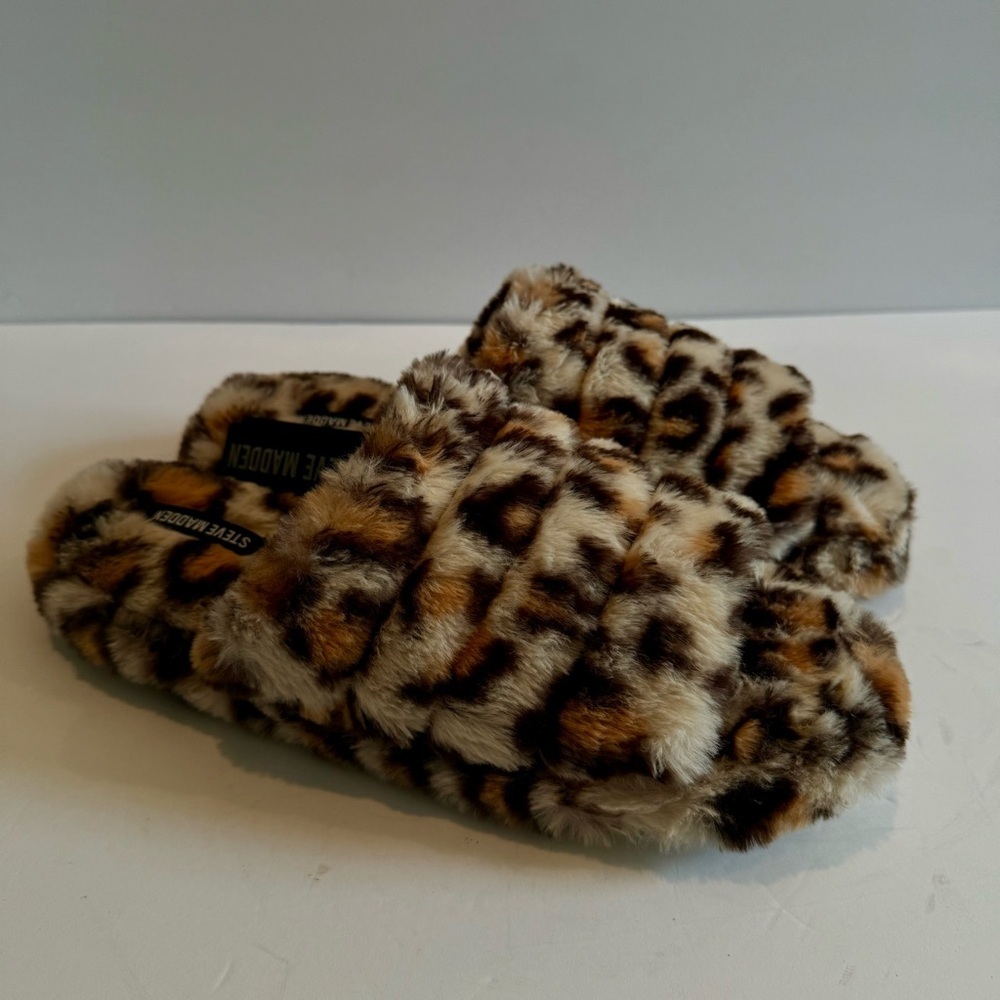Steve Madden Fuzzy Leopard Slippers Women size XL (9-10) - Picture 3 of 7